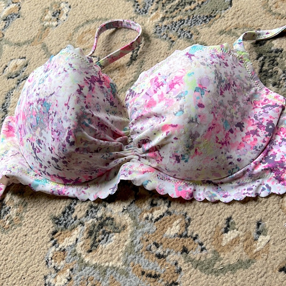 VS swim top size 32DD